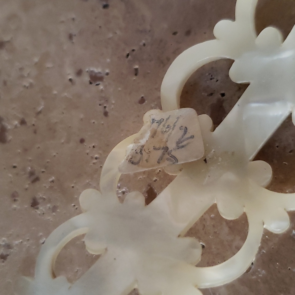 VTG 'by Charles' Mother of Pearl, and crystals hair clip, Belgium - Picture 5 of 12